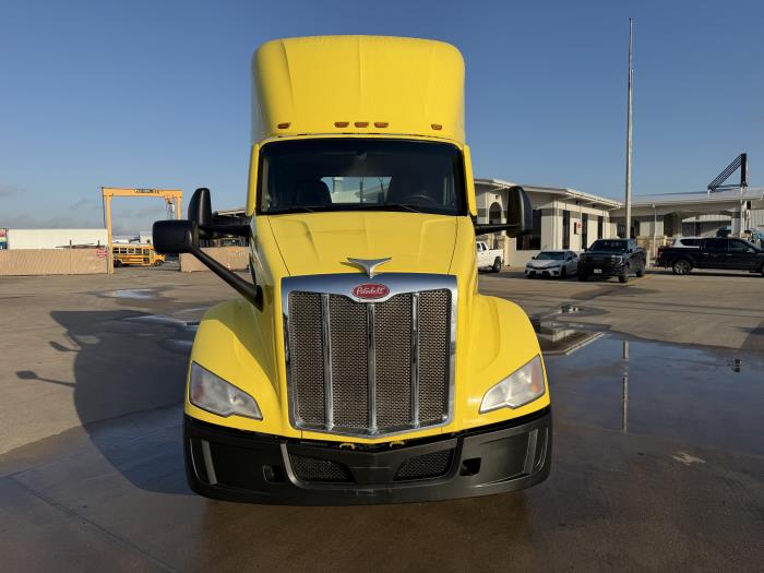 2023 Peterbilt 579-7