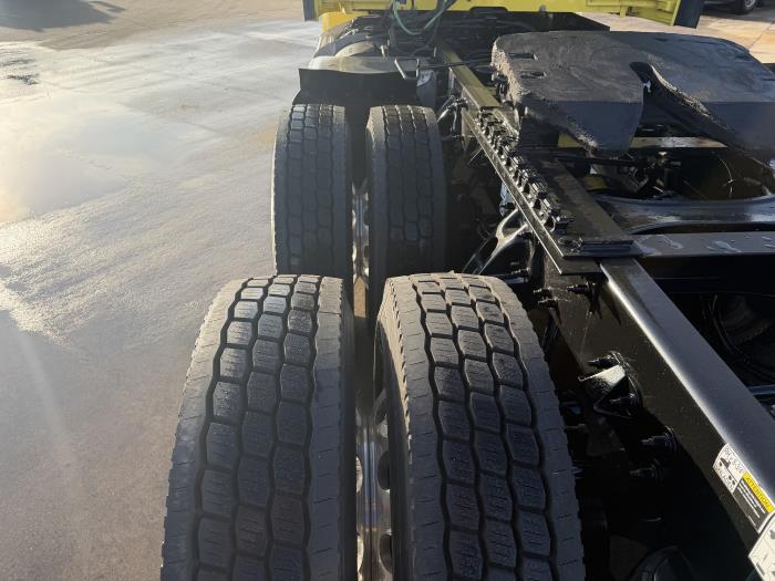 2023 Peterbilt 579-11