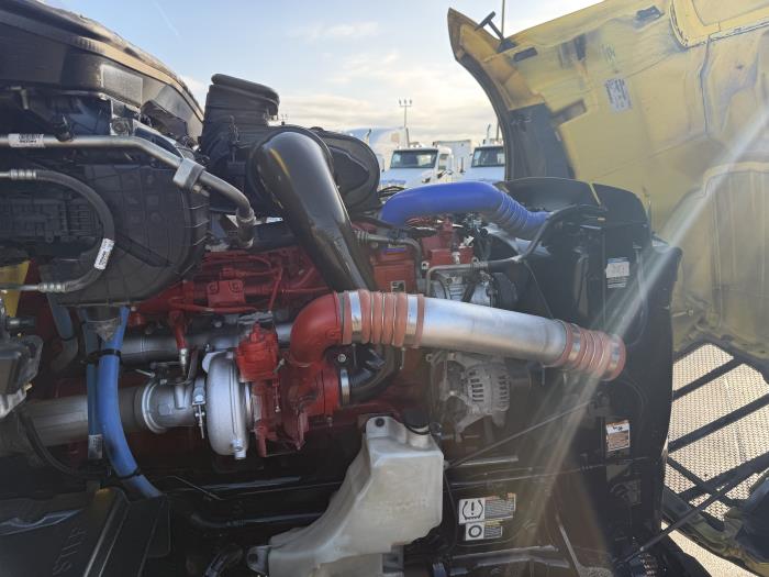 2023 Peterbilt 579-18