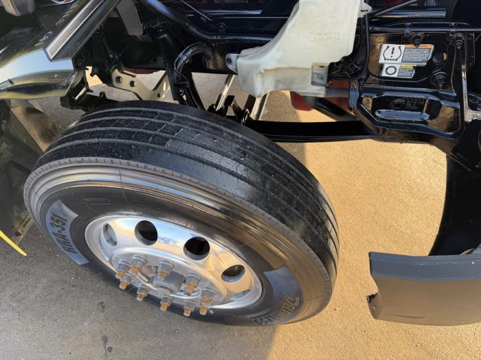 2023 Peterbilt 579-19