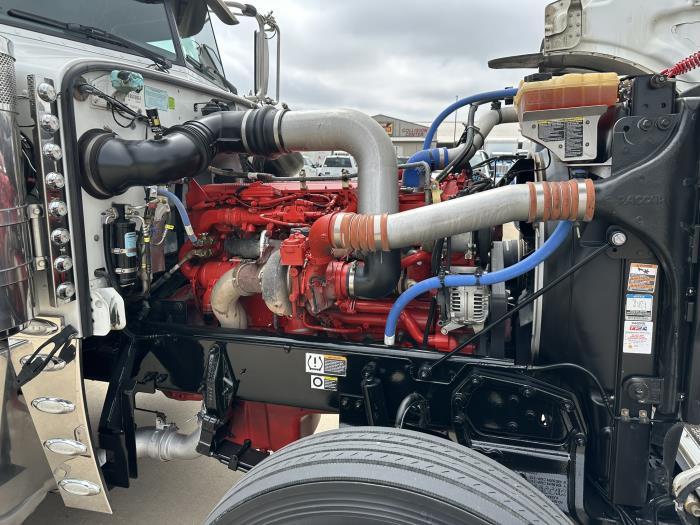 2023 Peterbilt 389-15