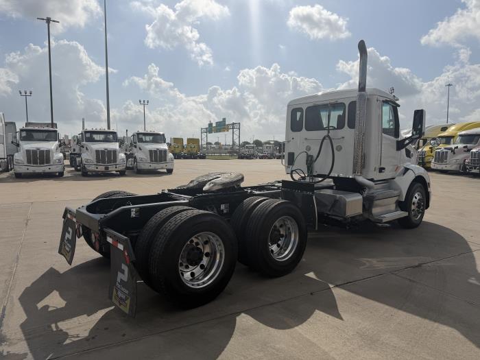 2021 Peterbilt 579-4
