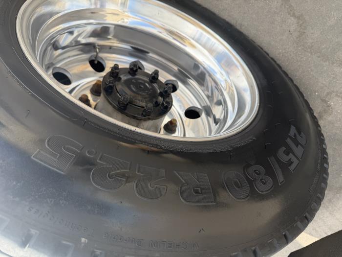 2021 Peterbilt 579-8