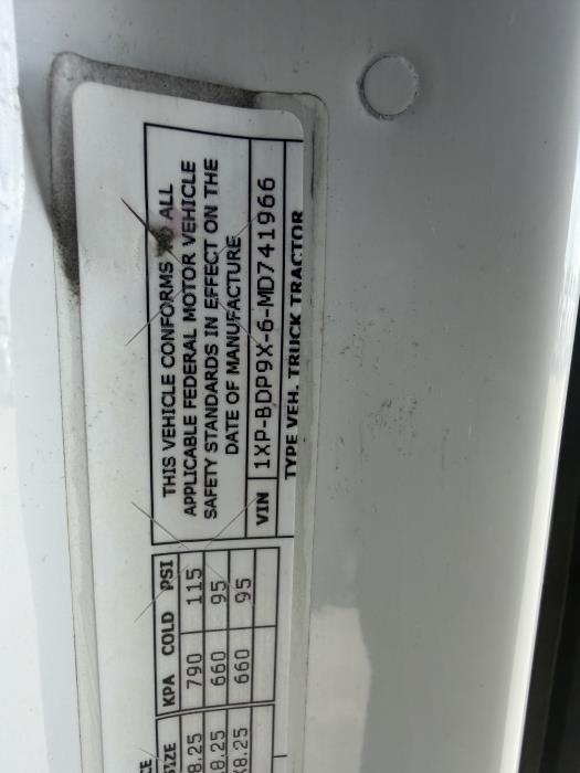 2021 Peterbilt 579-25