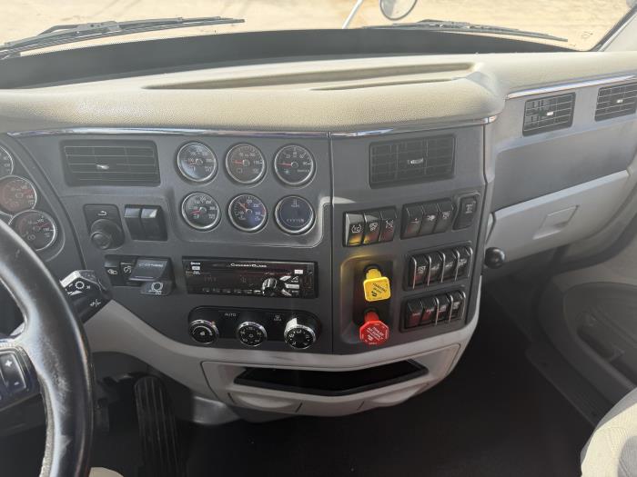 2021 Peterbilt 579-27