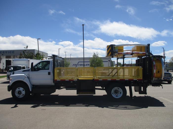 2026 Ford F-650-8