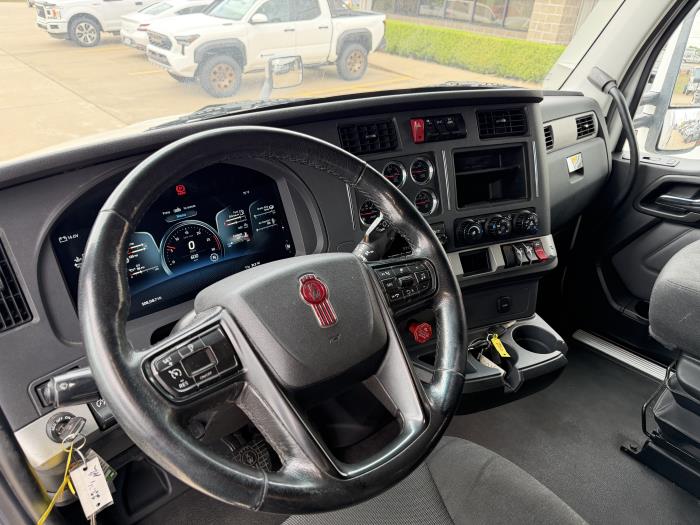 2022 Kenworth T680-10