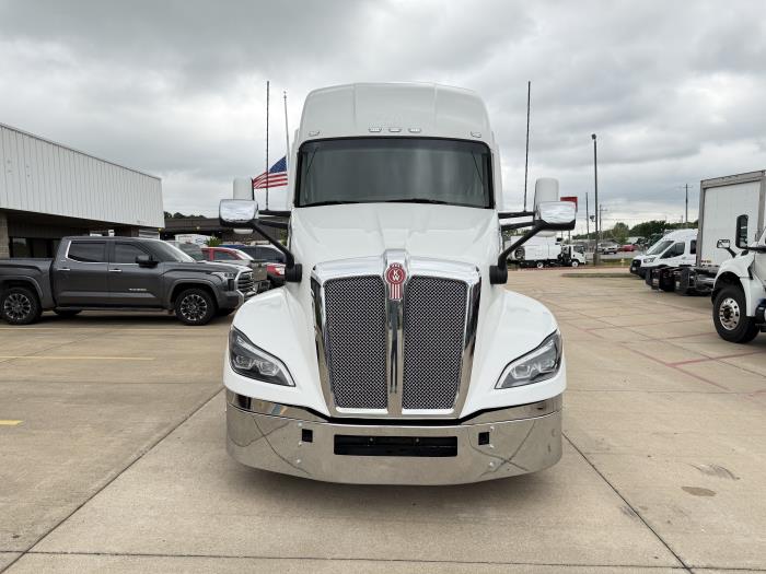 2022 Kenworth T680-2