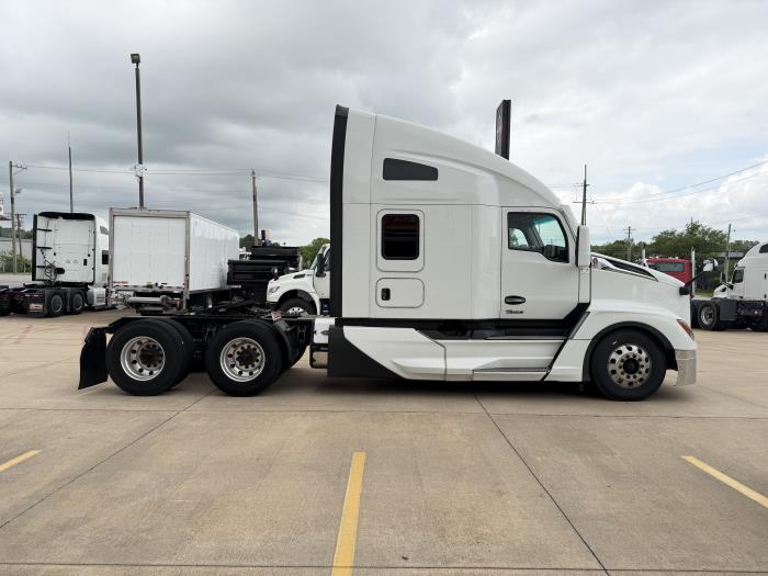 2022 Kenworth T680-3