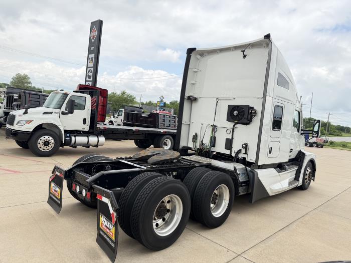 2022 Kenworth T680-5
