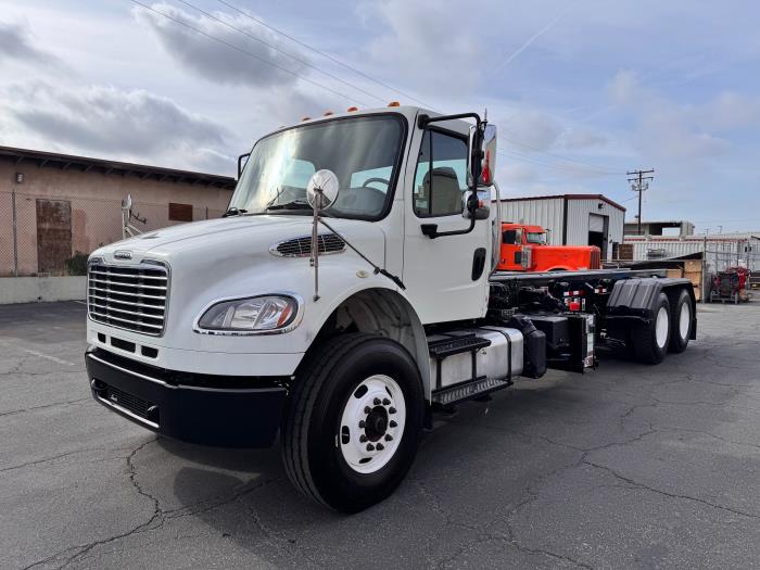 2018 Freightliner Business Class M2 106-0