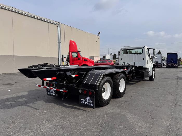 2018 Freightliner Business Class M2 106-4