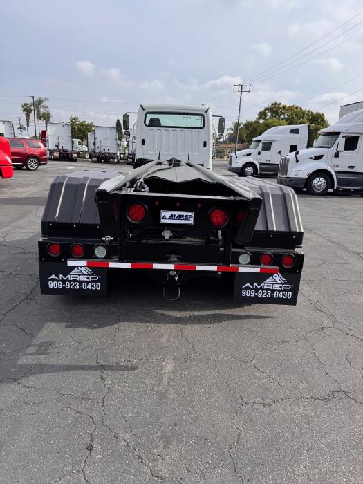 2018 Freightliner Business Class M2 106-5