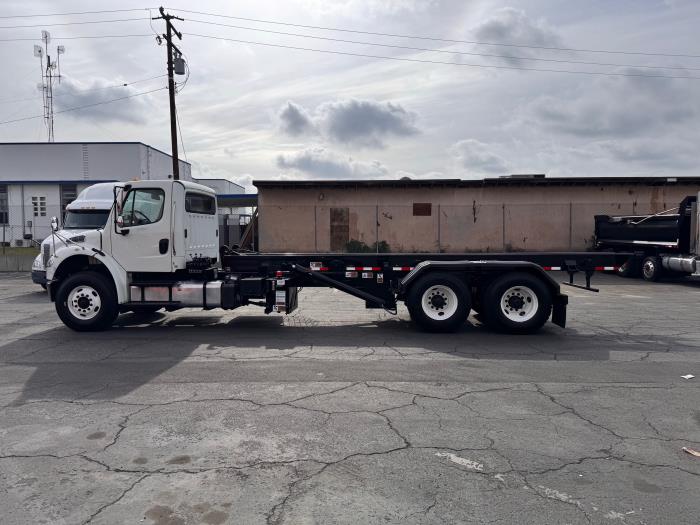 2018 Freightliner Business Class M2 106-7