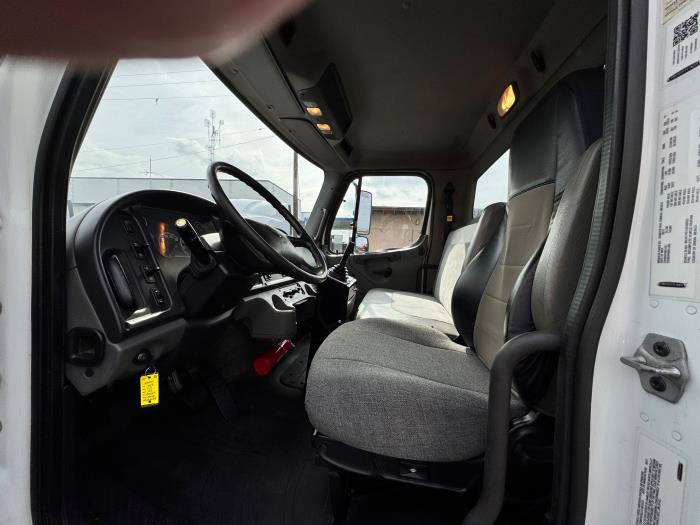 2018 Freightliner Business Class M2 106-8