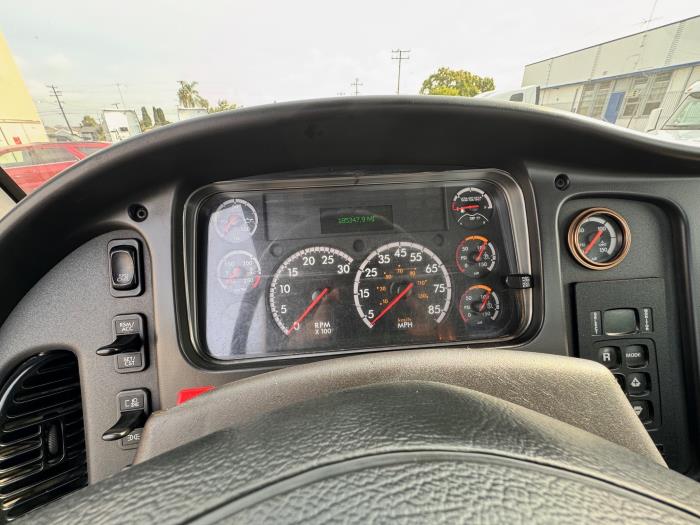 2018 Freightliner Business Class M2 106-9