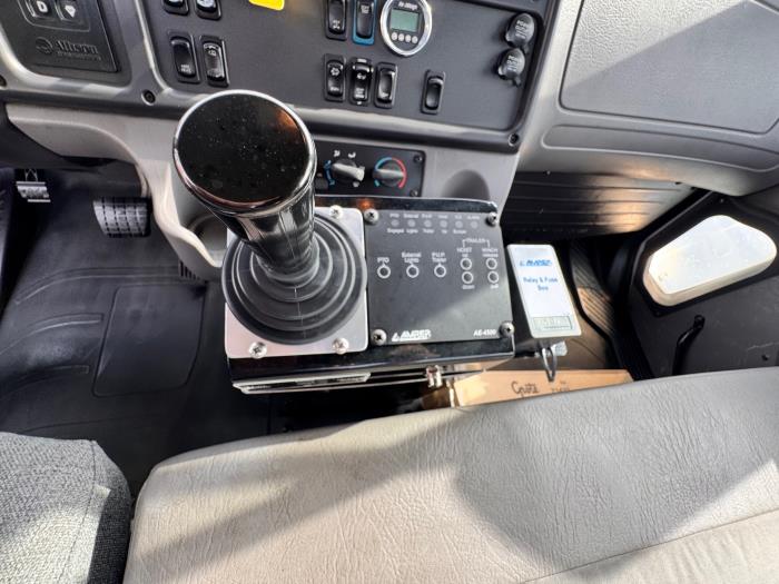 2018 Freightliner Business Class M2 106-11