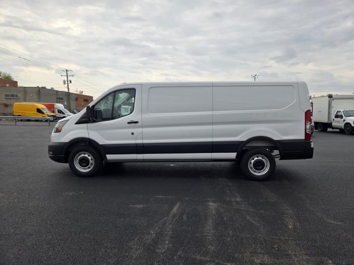 2026 Ford Transit-250-8