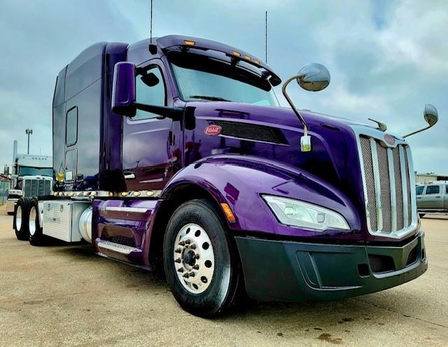 2022 Peterbilt 579-1