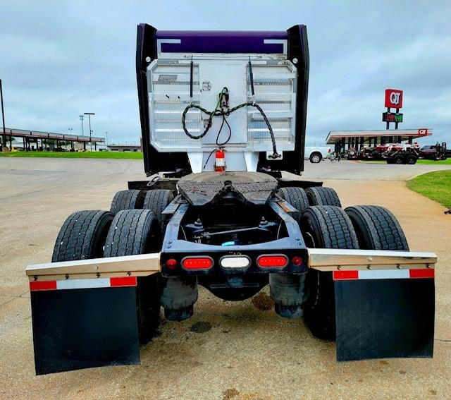 2022 Peterbilt 579-9