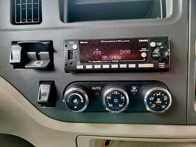 2022 Peterbilt 579-13