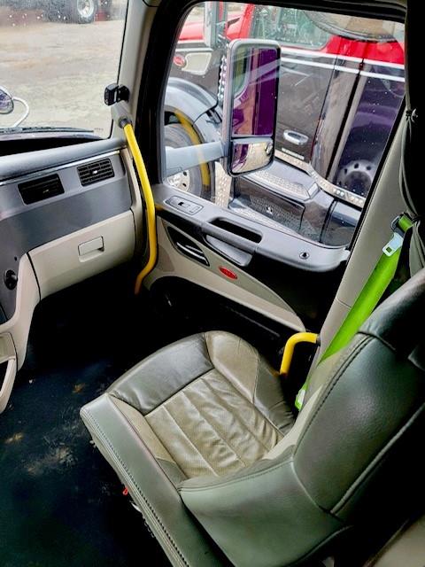 2022 Peterbilt 579-18