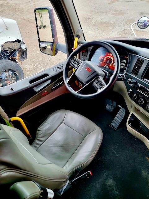 2022 Peterbilt 579-19