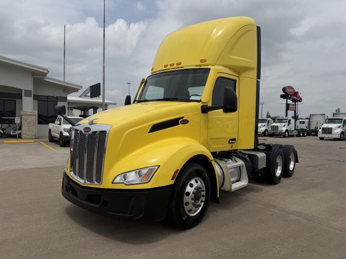 2023 Peterbilt 579-0