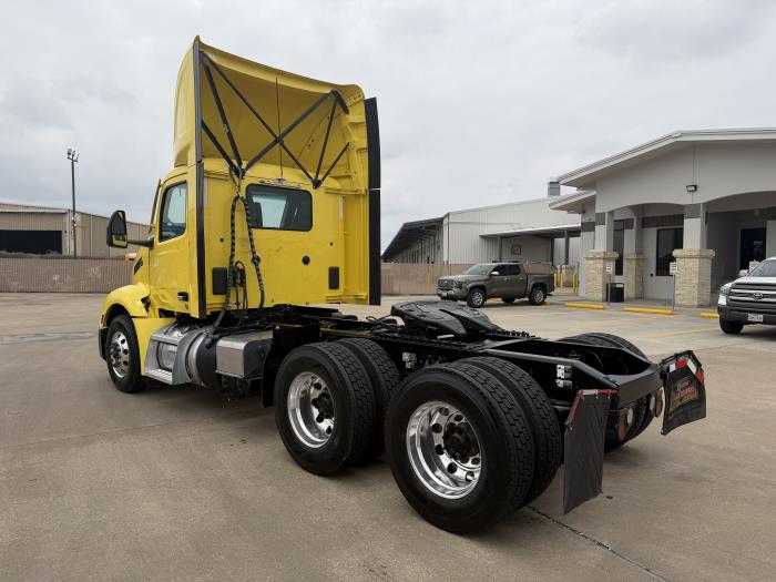 2023 Peterbilt 579-2