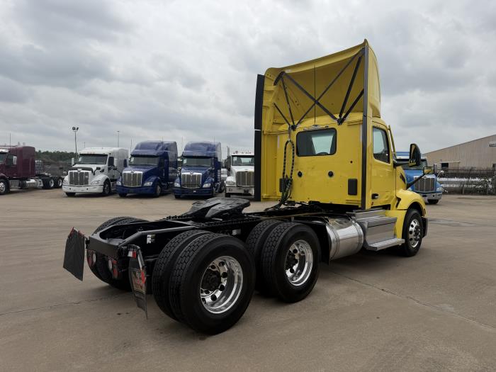 2023 Peterbilt 579-4