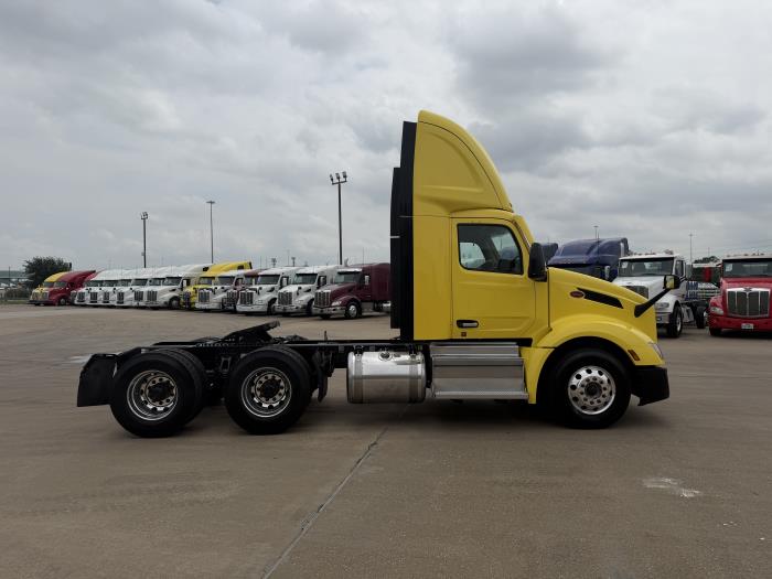 2023 Peterbilt 579-5