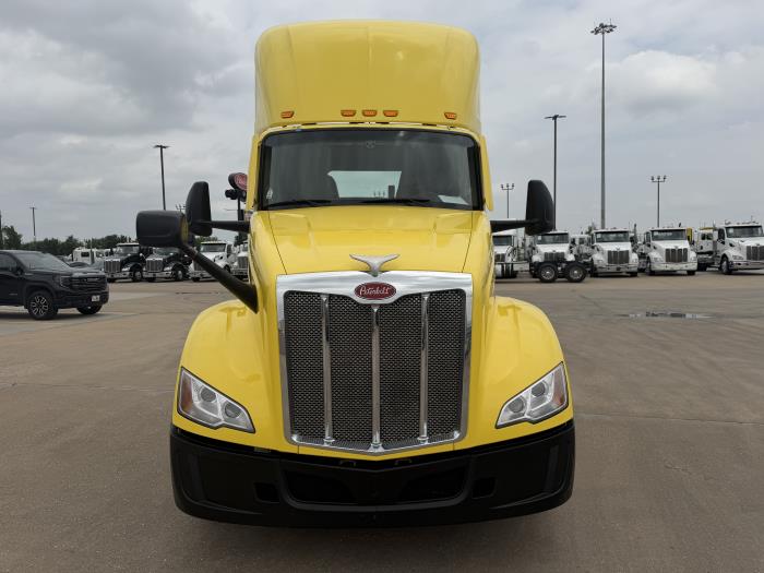 2023 Peterbilt 579-7