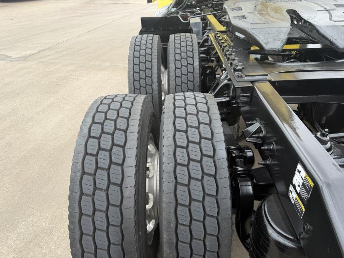 2023 Peterbilt 579-11