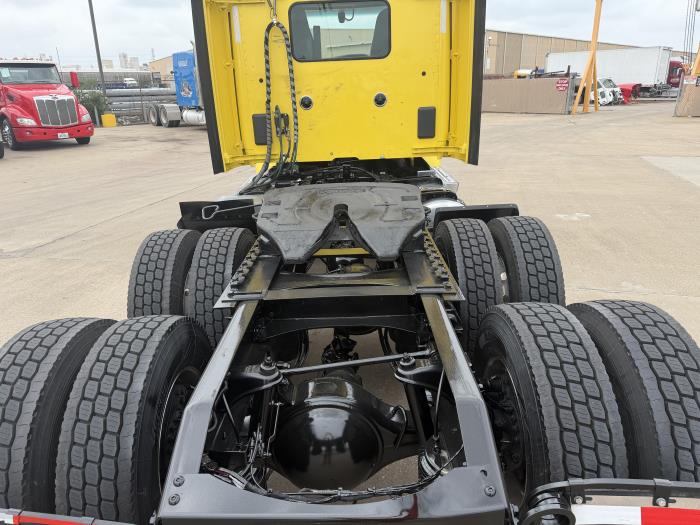 2023 Peterbilt 579-12