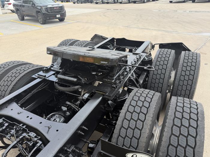 2023 Peterbilt 579-13