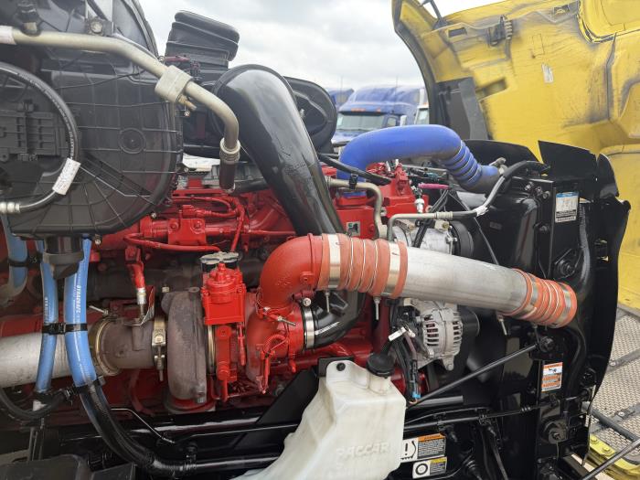 2023 Peterbilt 579-18