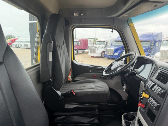 2023 Peterbilt 579-21