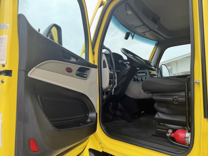 2023 Peterbilt 579-22