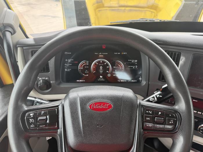 2023 Peterbilt 579-28