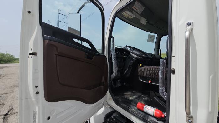 2025 Hino L6-25