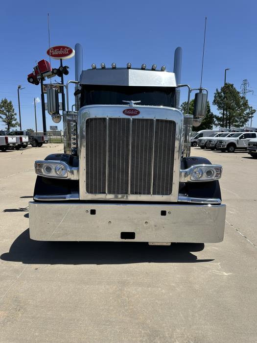 2025 Peterbilt 589-2