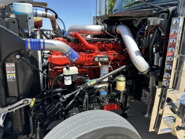 2025 Peterbilt 589-14