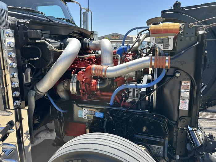 2025 Peterbilt 589-15