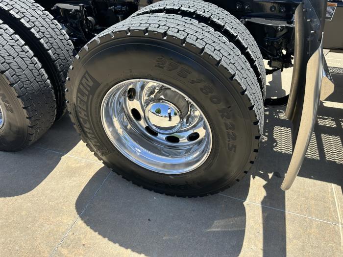 2025 Peterbilt 589-19