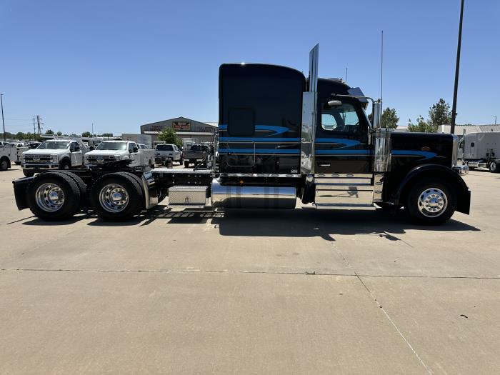 2025 Peterbilt 589-4