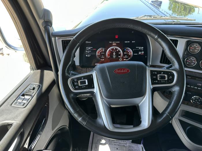 2025 Peterbilt 589-7