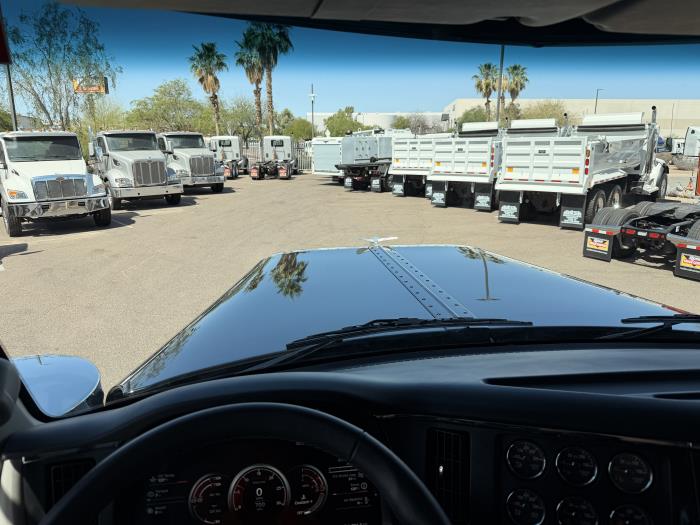 2027 Peterbilt 589-25
