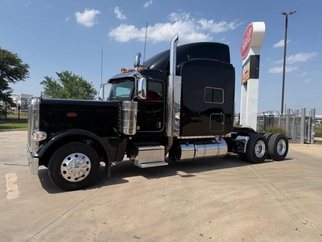2022 Peterbilt 389-1