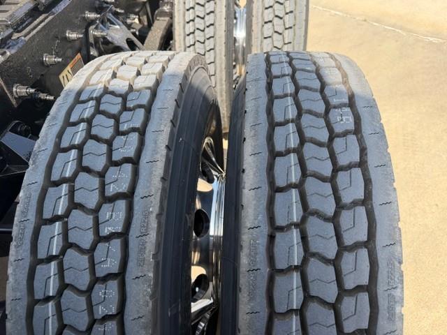 2022 Peterbilt 389-15