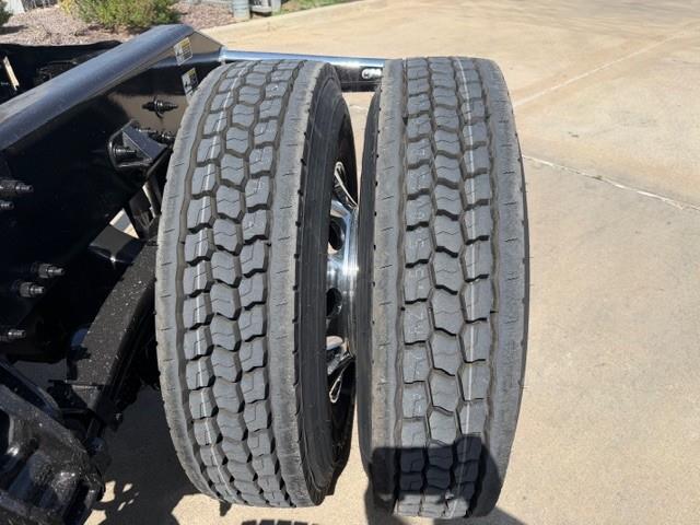 2022 Peterbilt 389-16